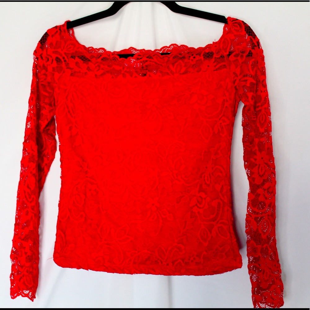 NWOT H&M Off Shoulder Shirt